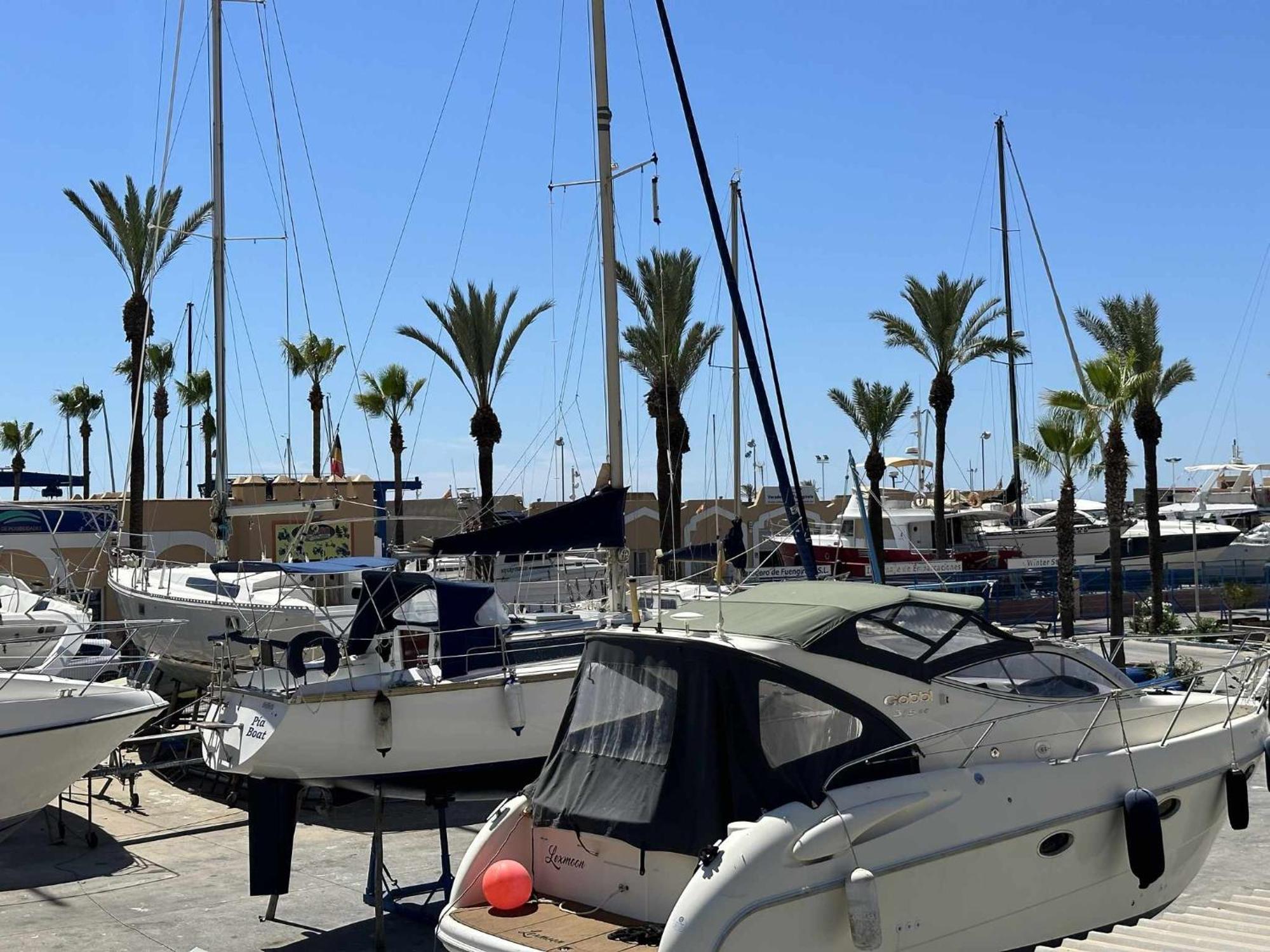Estudio Pyr Privado Frente Al Puerto De Fuengirola Bagian luar foto