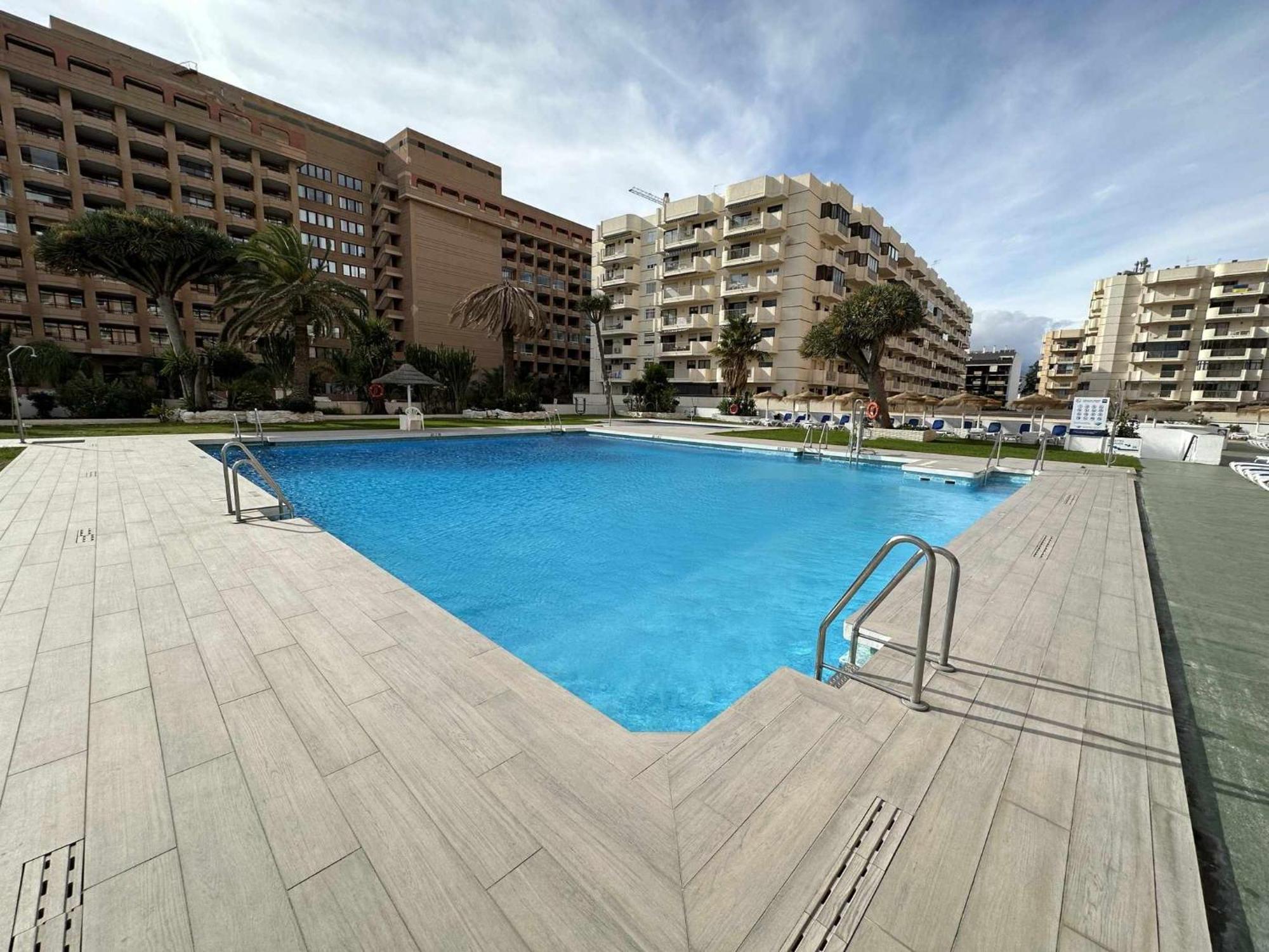 Estudio Pyr Privado Frente Al Puerto De Fuengirola Bagian luar foto