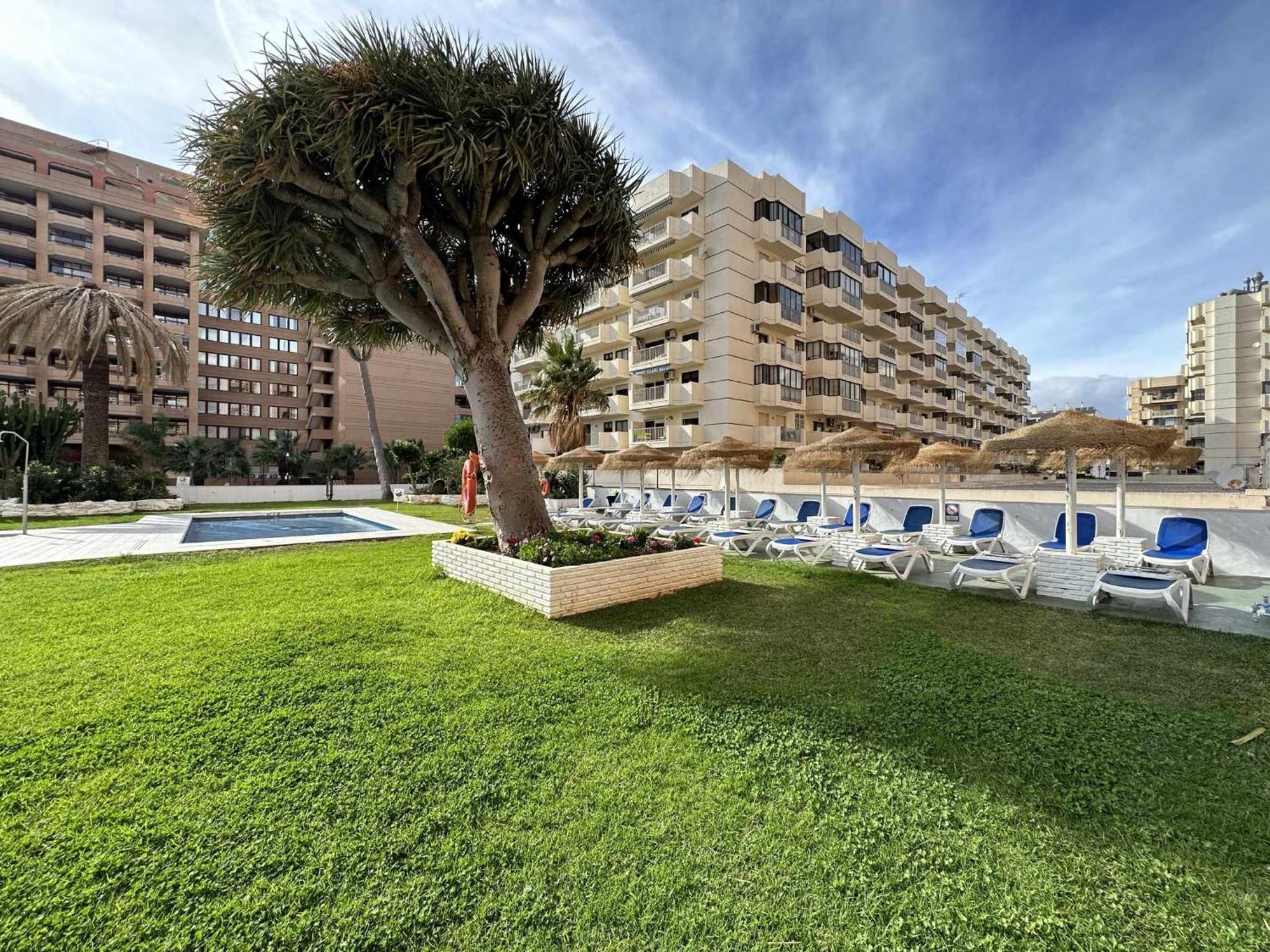 Estudio Pyr Privado Frente Al Puerto De Fuengirola Bagian luar foto
