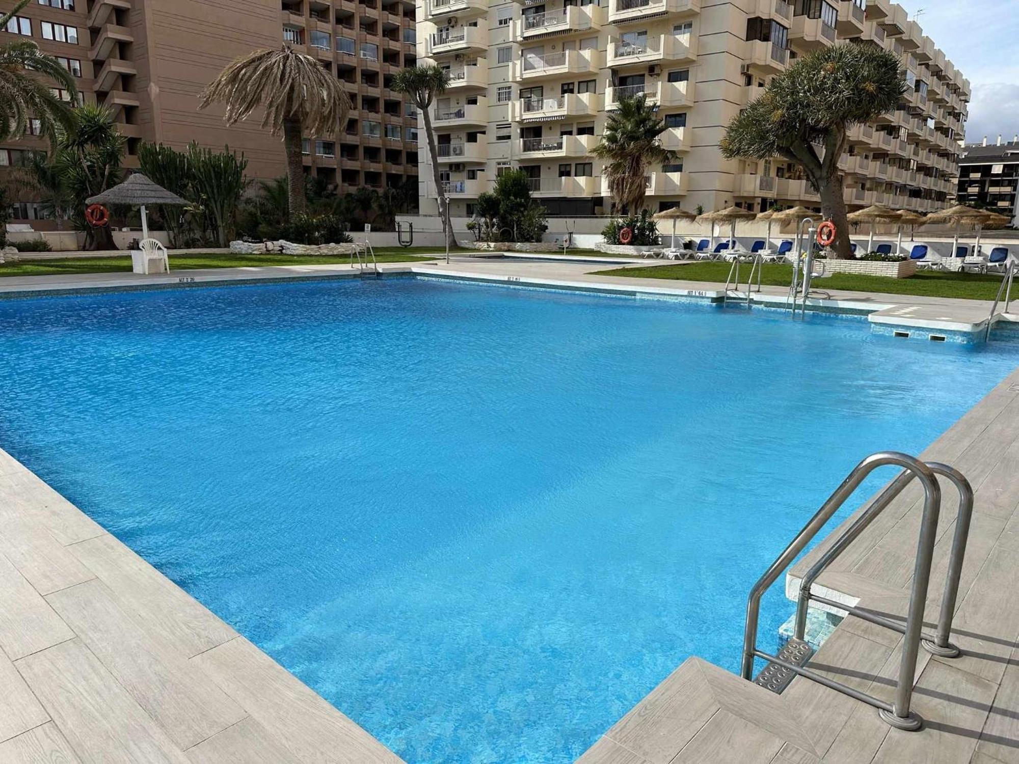Estudio Pyr Privado Frente Al Puerto De Fuengirola Bagian luar foto